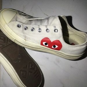 Comme Des Garcons PLAY Converse Low Top Sneakers (AUTHENTIC)